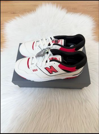 Baskets New Balance 550 – Taille 39,5 – blanc/rouge – Neuf avec étiquette