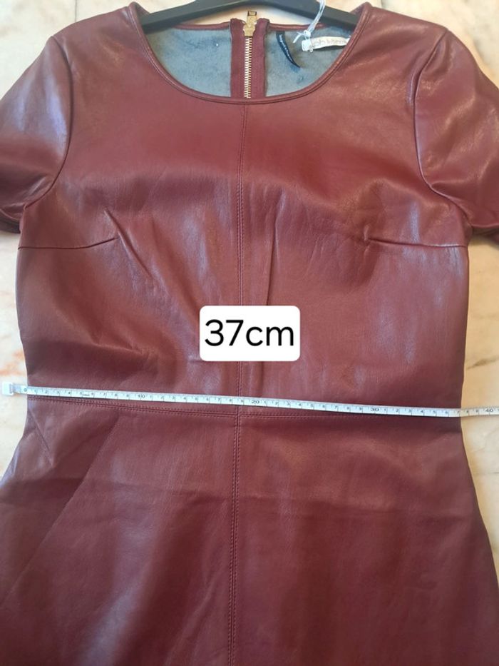 Les petites bombes robe simili T.36/38 - photo numéro 15