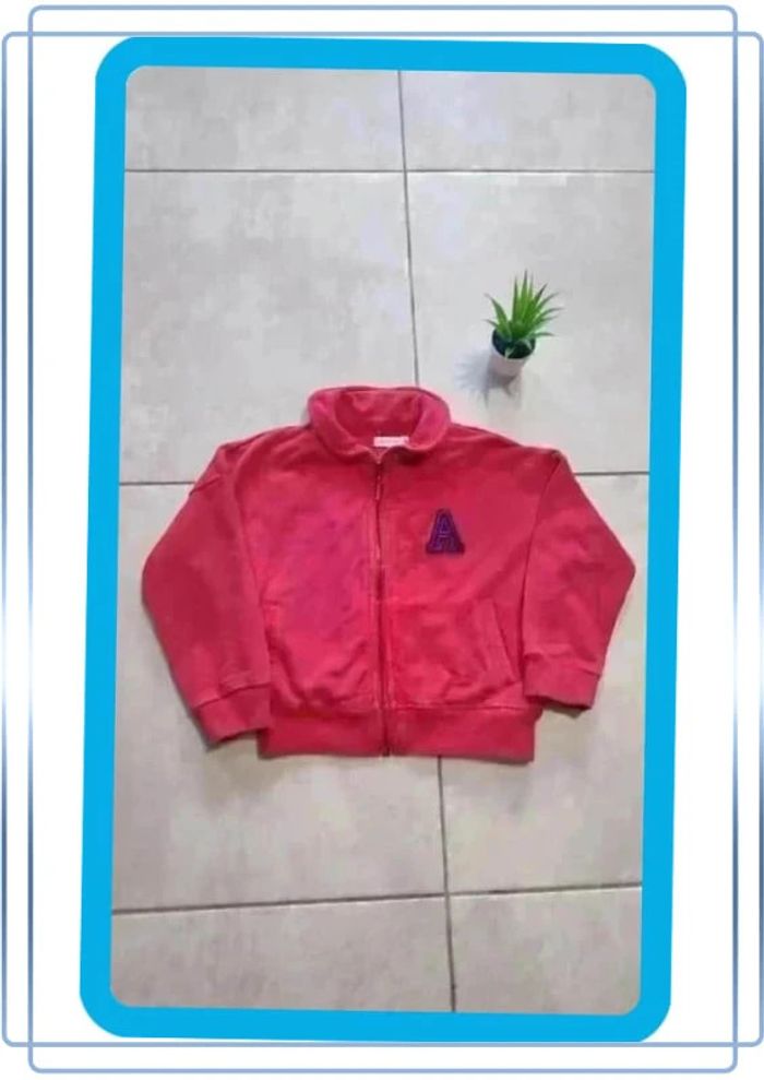 🌟 Chic et confortable : Superbe sweat zippé rouge en coton "Storytelling" taille 5 ans 🌟