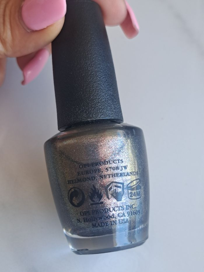 ✨ VERNIS OPI – THE WORLD IS NOT ENOUGH ✨ - photo numéro 2