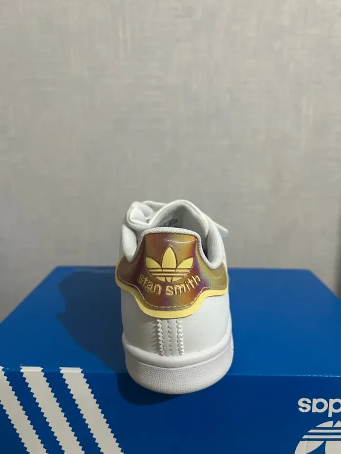 Baskets blanches à scratch Adidas Stan Smith 34 - photo numéro 3