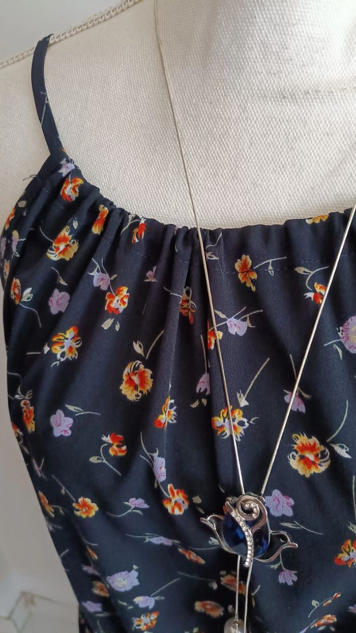 Jolie robe d'été marine fleurie - photo numéro 5