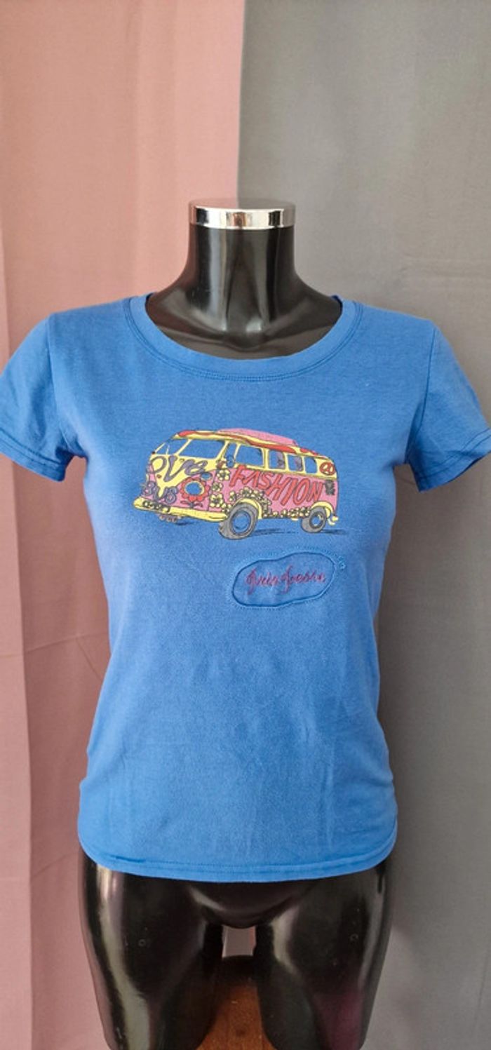 Tee shirt bleu voiture