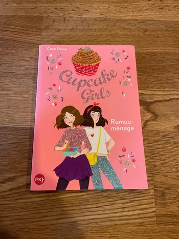 Livre Cupcake Girls Remue ménage  Numéro 10