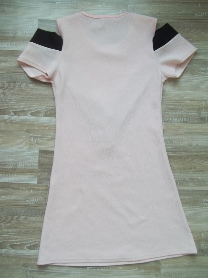 Robe chevron rose et noir 12 ans - photo numéro 4