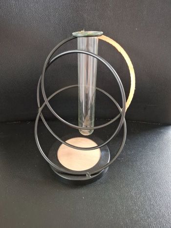 Décoration avec vase en très bon état