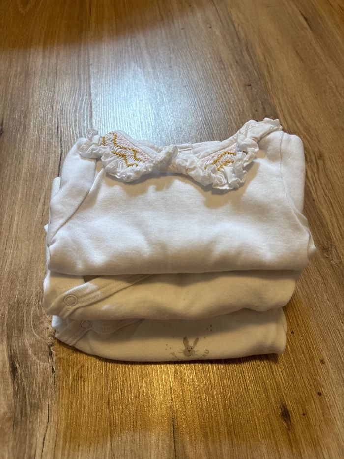 Lot 3 bodies blancs manches longues Petit Bateau/Cyrillus 3 mois - photo numéro 11