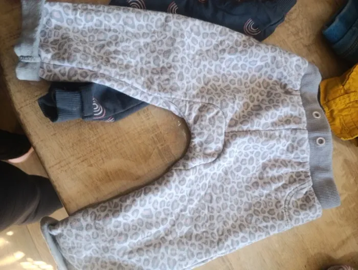 Lot pantalon fille 9 mois - photo numéro 5