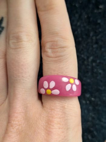 Bague en plastique style vintage