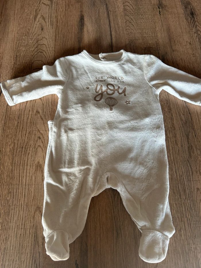 Lot pyjamas 1 mois - photo numéro 2