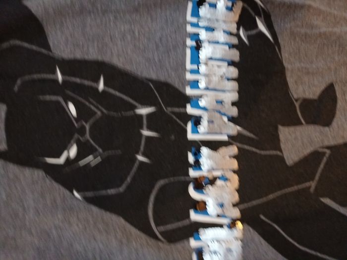 T shirt Black Panrher à sequins 10 ans - photo numéro 2