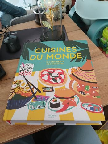 LIVRE LA CUISINE DU MONDE HACHETTE