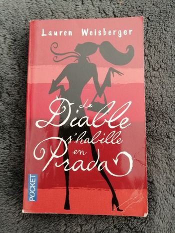 Roman Le Diable s'habille en Prada de Lauren Weisberger en bon état