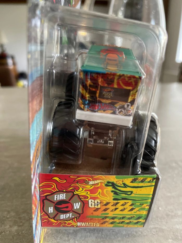 Monster Truck Hot Wheels Combo Crasher neuf ! - photo numéro 5