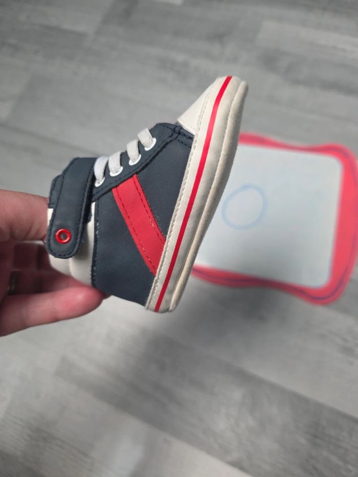 Chaussure bébé taille 20 - photo numéro 5