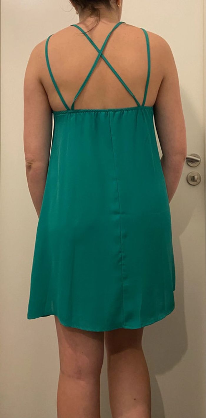 Robe verte à bretelles - photo numéro 3