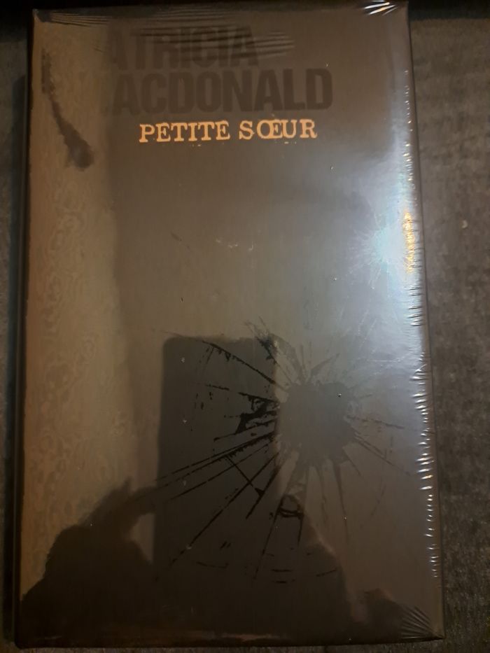 Roman Petite Sœur de Patricia Macdonald