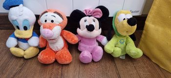 Lot 4 peluches disney