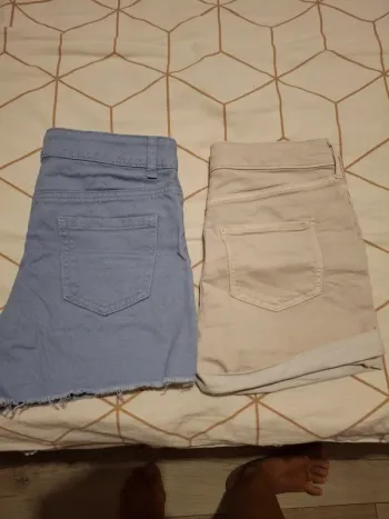 Shorts name it et h&m  8/9 ans