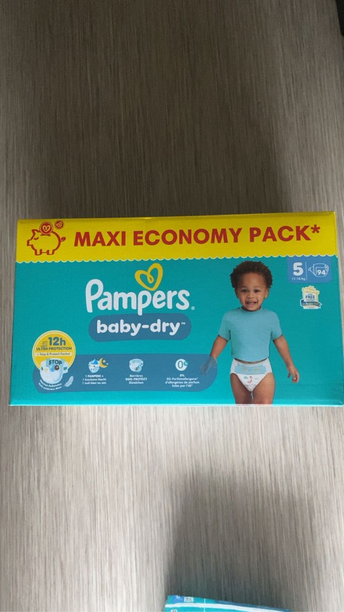 Couches Pampers baby-dry taille 5