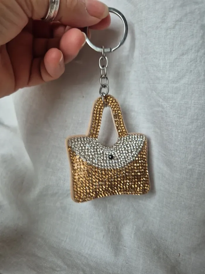 bijou de sac avec strass