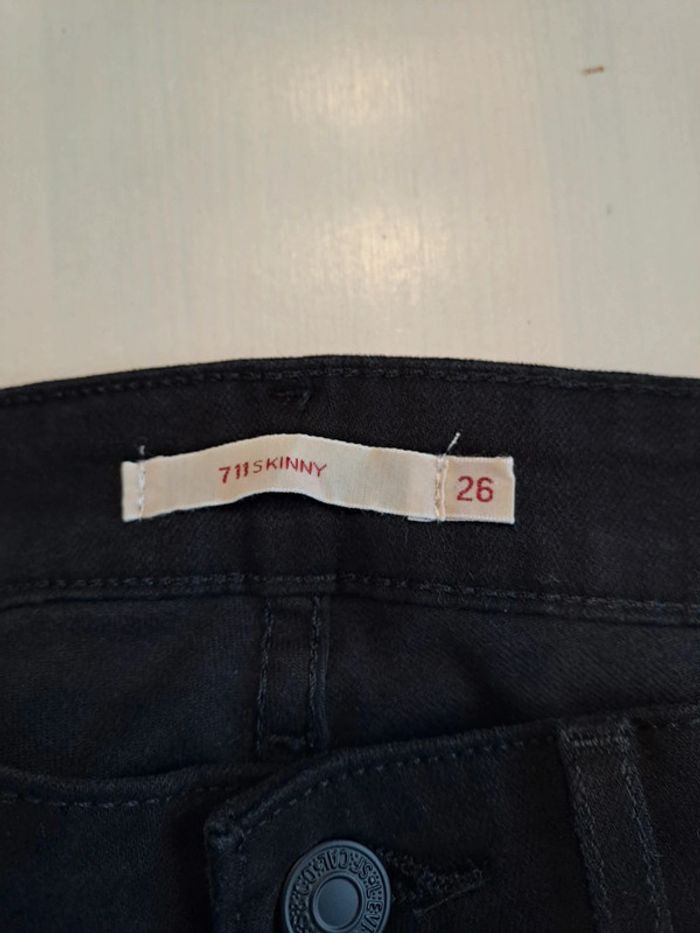 Jeans Levi's 711 26x28 neuf - photo numéro 5