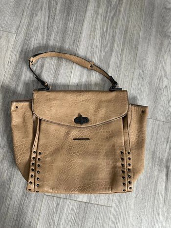 Sac cartable à clous noir et beige crème United Colors of Benetton