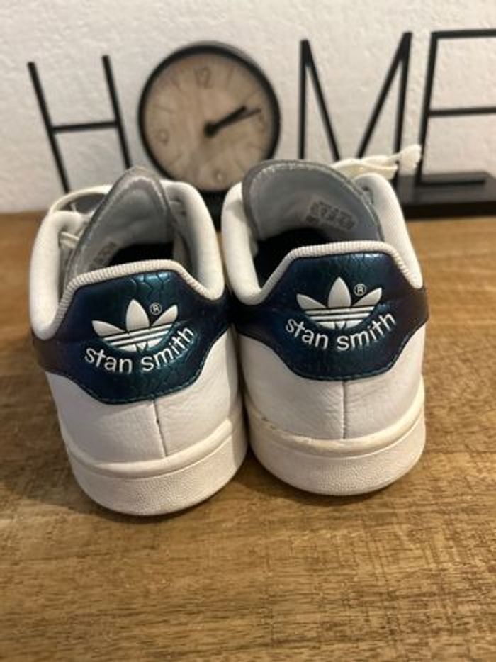 Stan Smith Adidas blanche et bleue - photo numéro 2