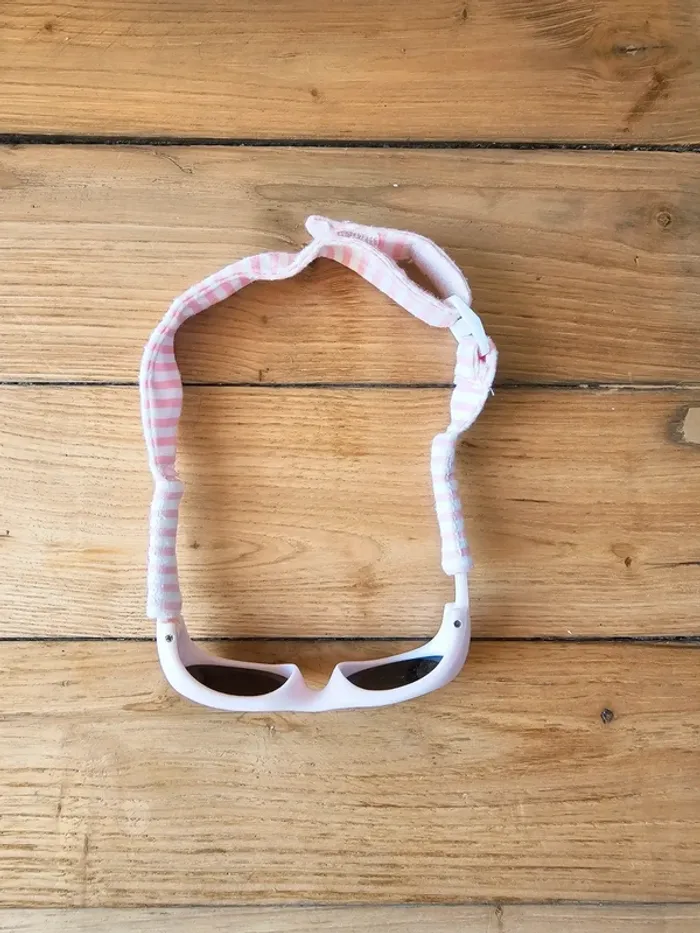 Lunettes de soleil bébé fille béaba nourisson 0 à 6 mois rose et blanc bandeau ajustable - photo numéro 2