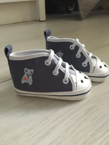 Chaussure Freemouss T.17 neuves