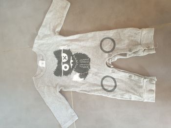 Pyjamas ou combi  9 -12 mois
