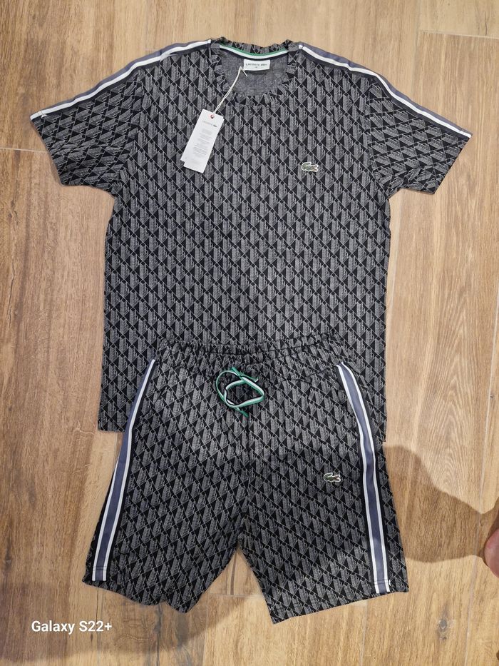 Ensemble lacoste