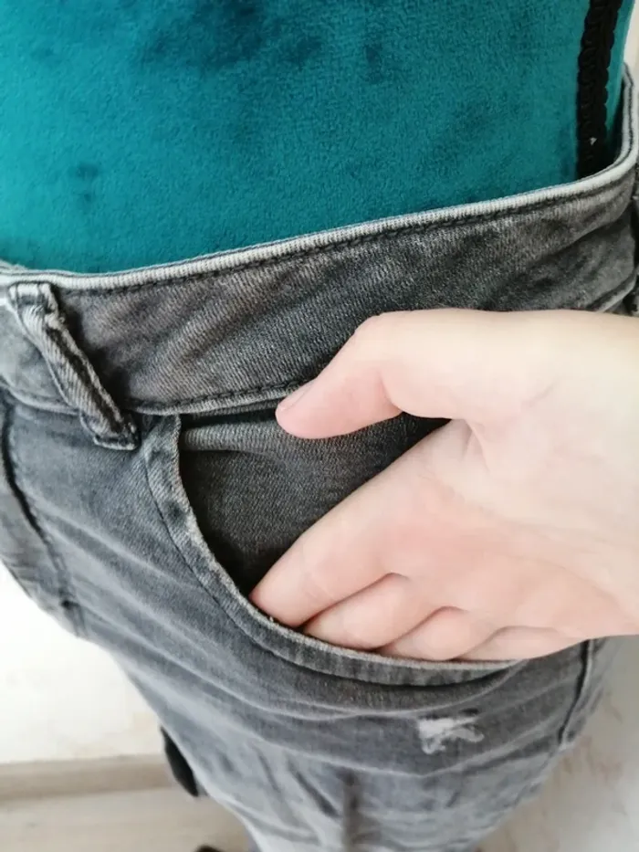 Jeans skinny high waist gris troué avec effet déchiré aux chevilles / jennyfer / (40) - photo numéro 4