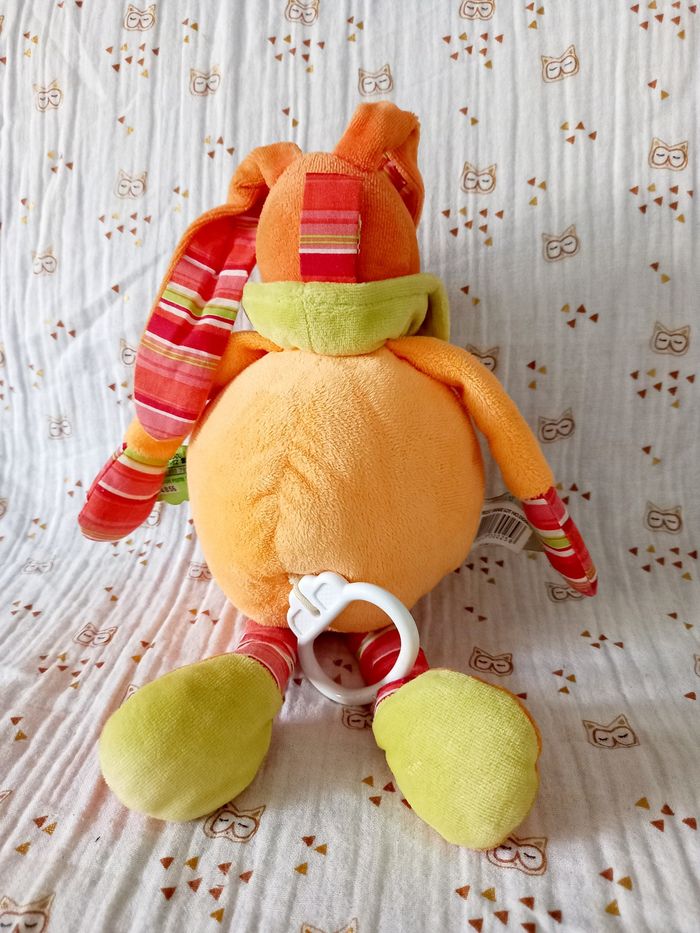 Peluche musicale lapin Doudou et Compagnie - photo numéro 2