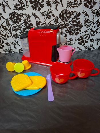 Dinette ensemble petit déjeuner avec cafetière