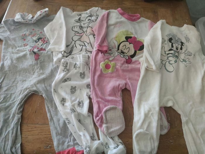 Lot 4 pyjamas Disney 12 mois