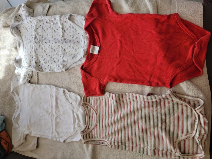 Lot de 4 bodies manches courtes 9 mois garçon