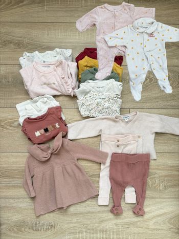 Lot de vêtements fille naissance / 1 mois