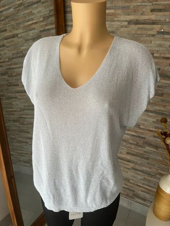 Pull léger en lurex bleu gris tres clair