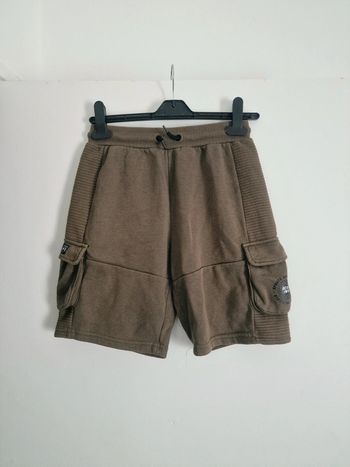 Short kaki