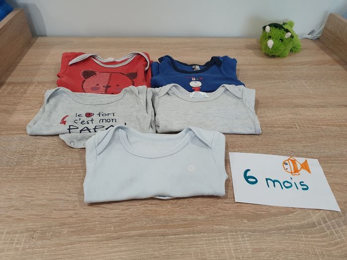 Lot bodies garçon 6mois