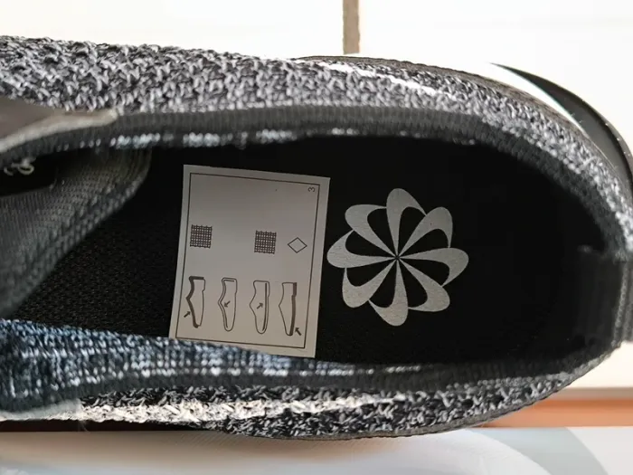 NEUF Nike chaussures Air Max FlyKnit Racer (noir / blanc) pointure 45 - photo numéro 9