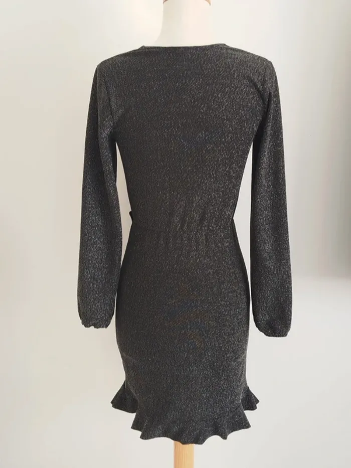 Magnifique robe noire paillettée argenté Kiabi taille XXS/12-13 ans - photo numéro 3