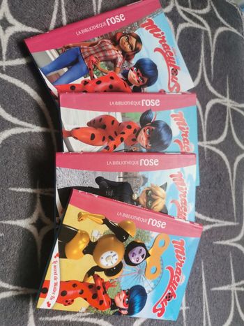 Lot de 4 livres miraculous