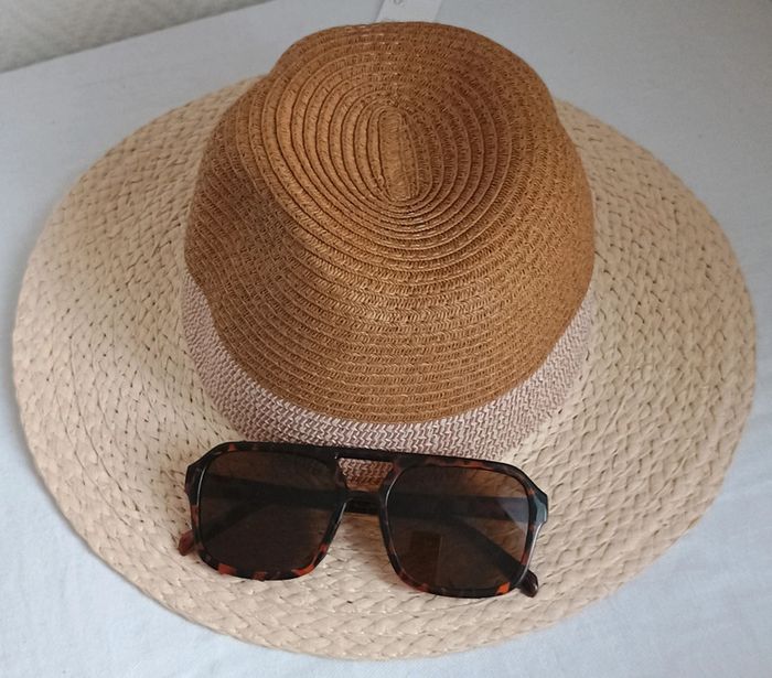 Chapeau soleil été et lunettes de soleil