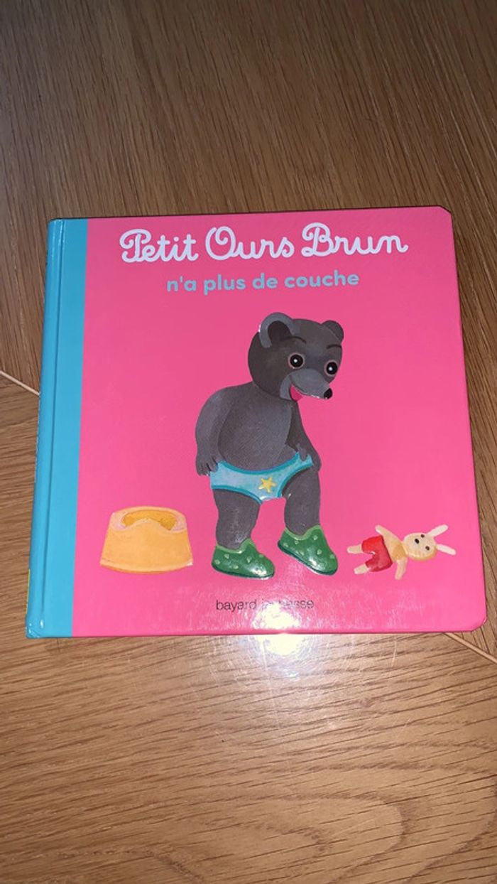 Livre petit ours brun