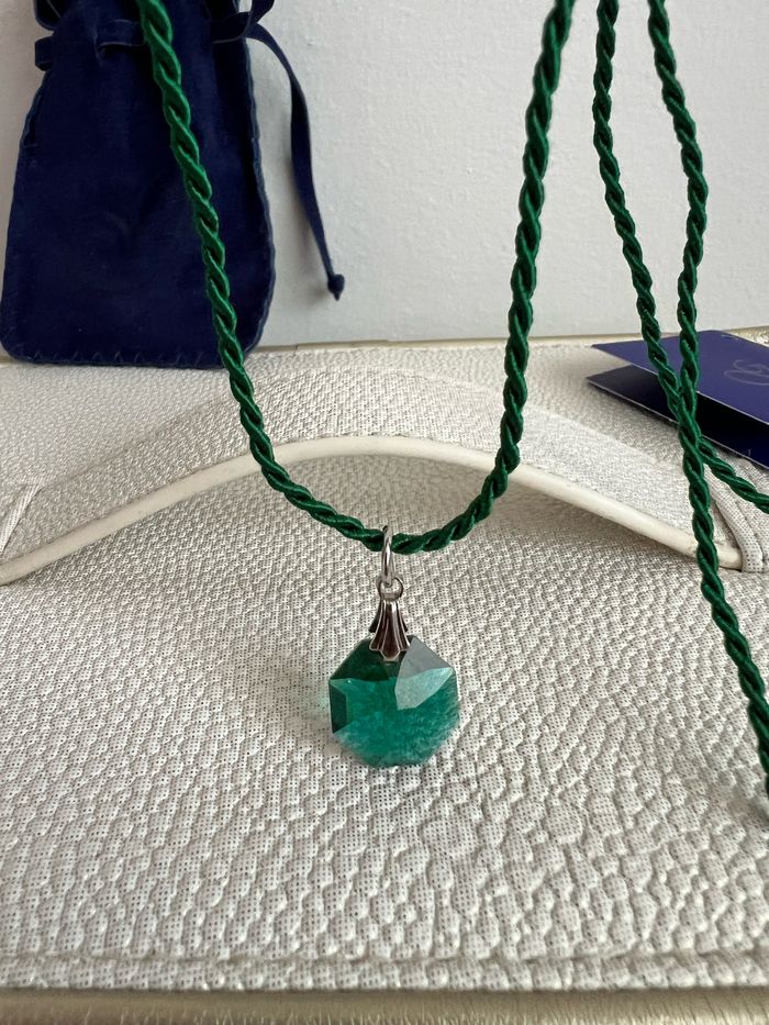 Collier Swarovski en cristal vert  Authentique avec certificat et pochette - photo numéro 5