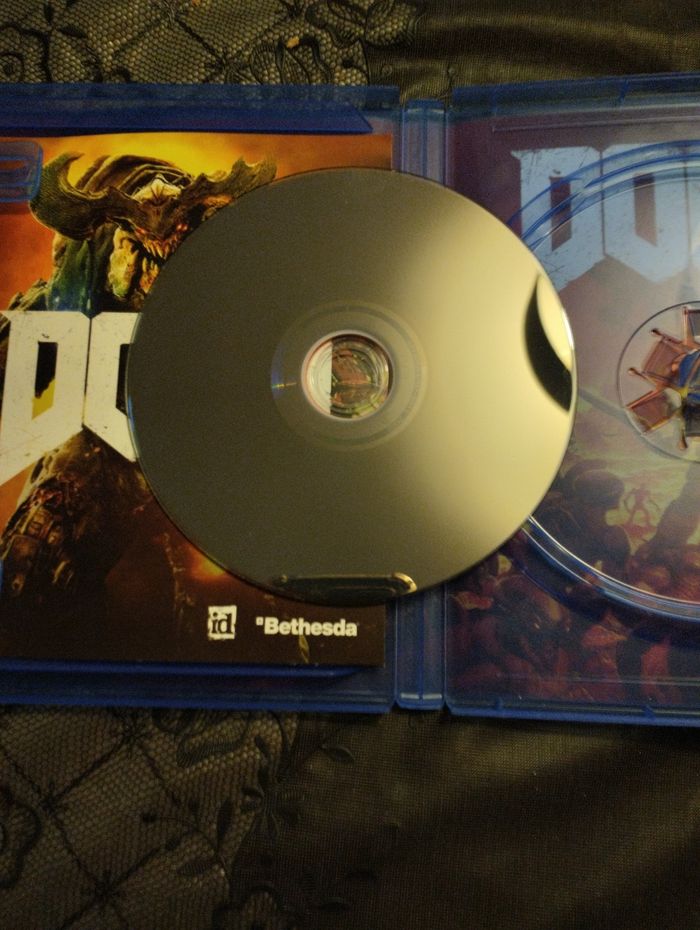 Jeux vidéo Ps4 DOOM - photo numéro 4