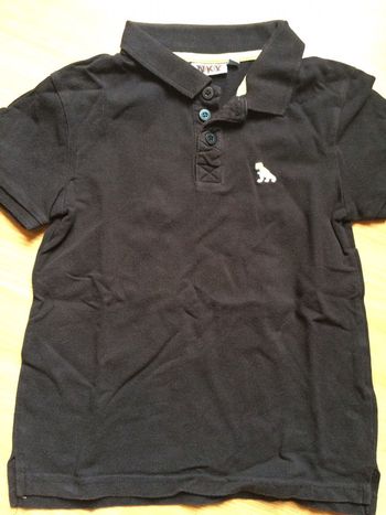 2 tee shirts 8 Ans bon état