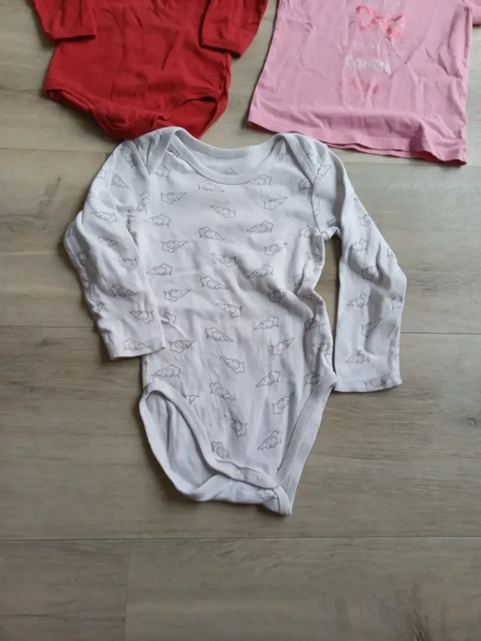 Lot bodies et tee shirt - photo numéro 2